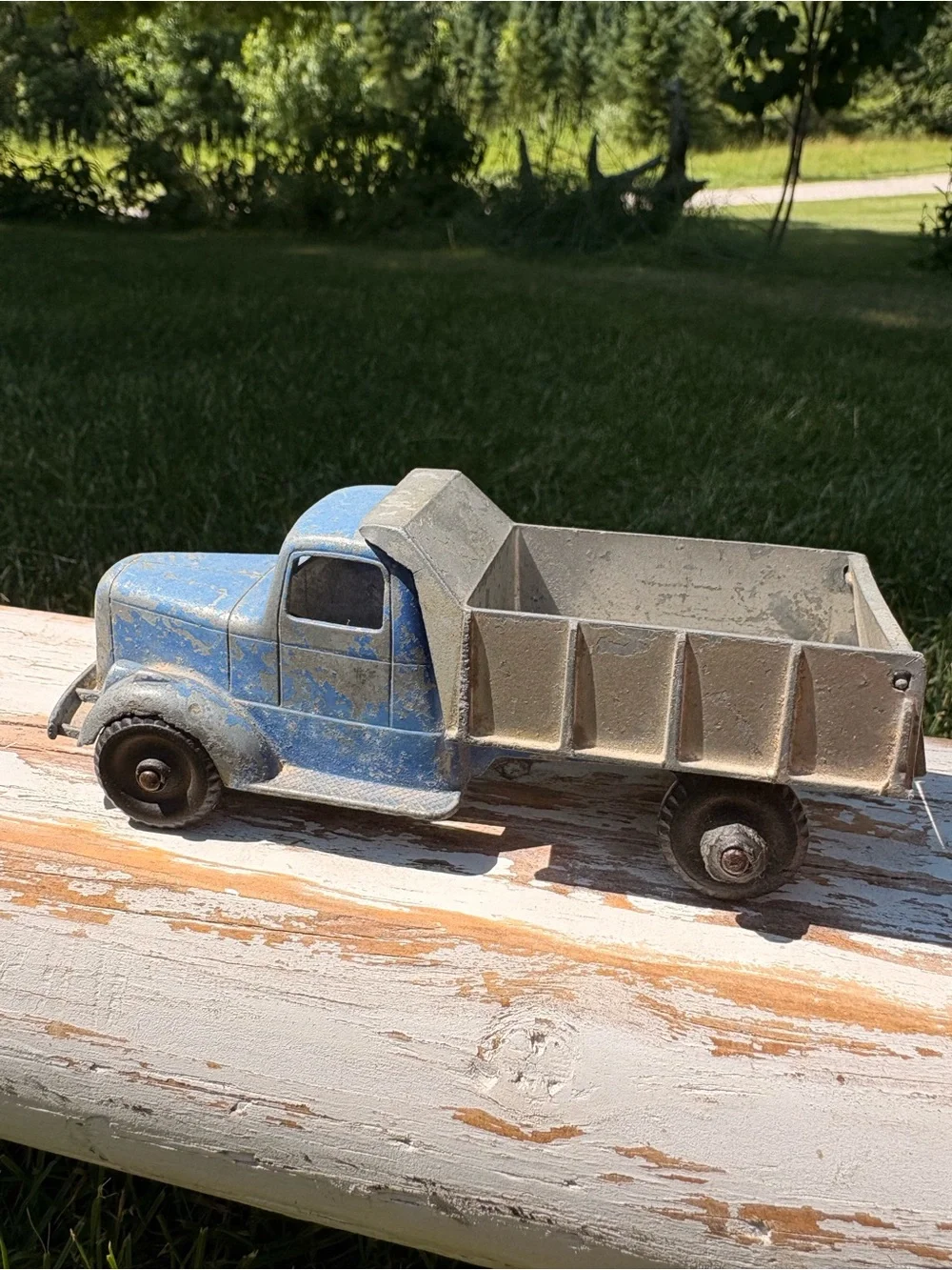Vintage TootsieToy Chicago Mack L-Line dump truck
